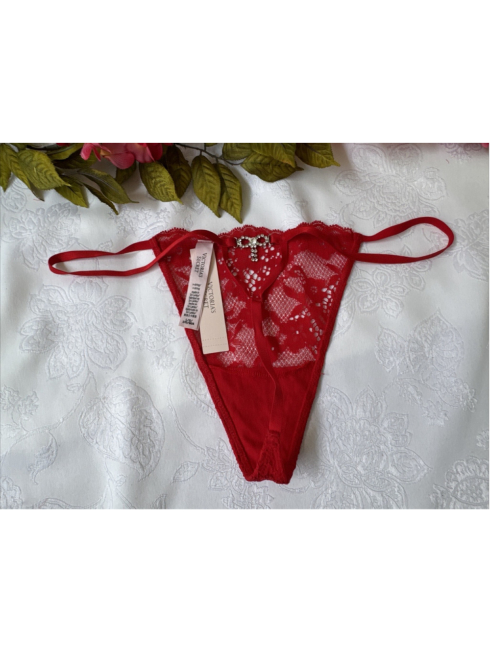 VICTORIA'S SECRET L SEXY RED LACE V STRING RHINESTONE CHARM THONG PANTIES NWT